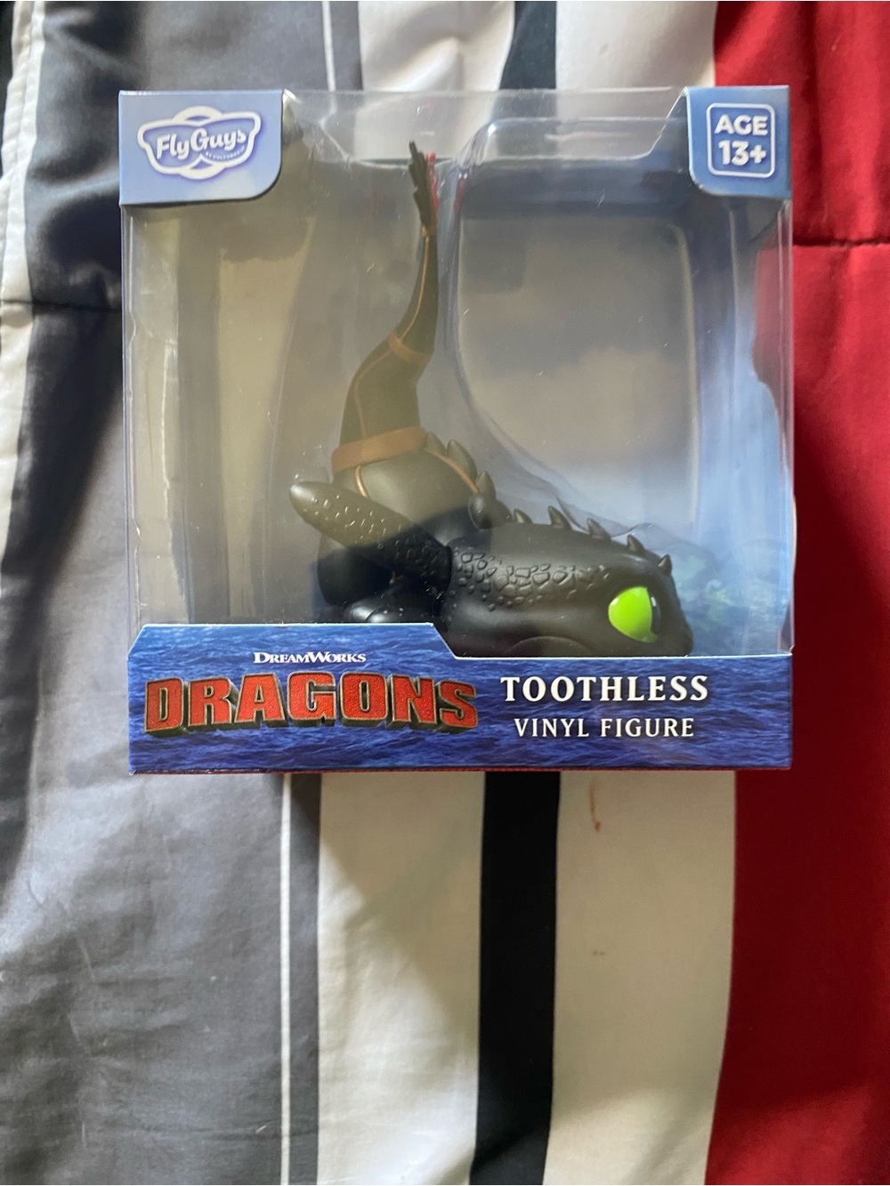 DreamWorks Toothless Vinyl Figure - Black with Bright Green Eyes